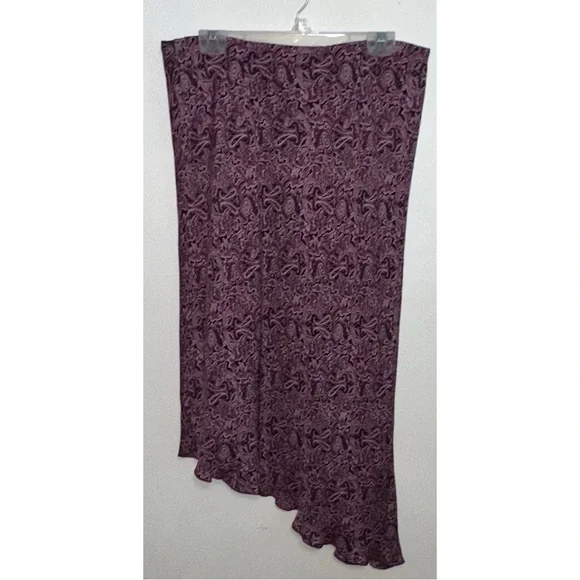 Y2K Silk Paisley Ruffle Top & Skirt Set - Picture 10 of 11